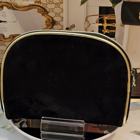 Juicy Couture Black Velvet Cosmetic Pouch/Bag (Nwot) - Picture 2 of 9